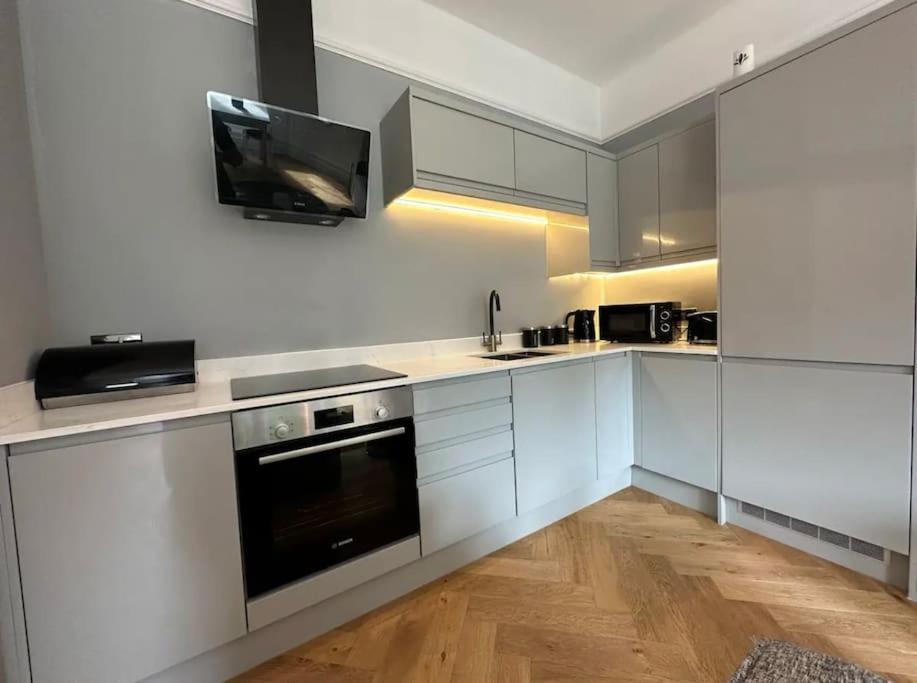 Superior Stay, Sophia Gardens, City Centre And Stadium Sleeps 4 Cardiff Extérieur photo